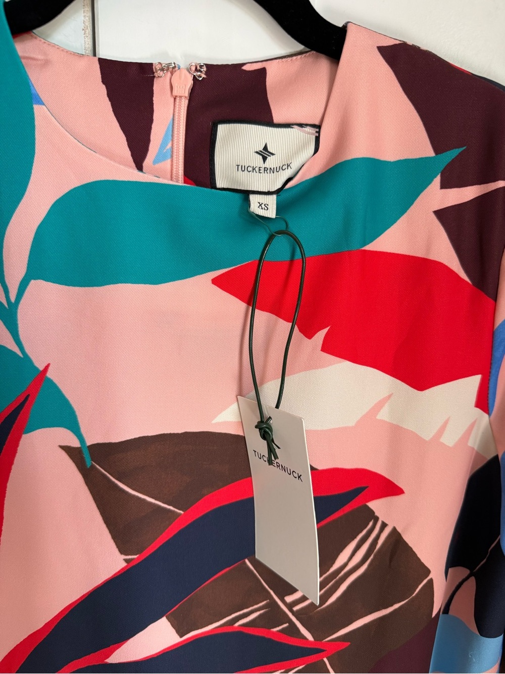 NWT Tuckernuck Vibrant Palms Feather Jamie a statement dress! Size XS, fits big. - Picture 7 of 12